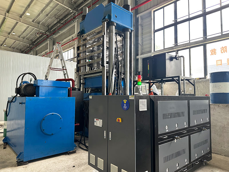 EVA發泡測試模溫機.jpg EVA發泡測試模溫機.jpg