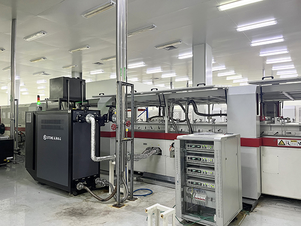 電加熱層壓機<a href='http://www.justine-graphiste.com/product/biaozhunyouwenji.html' class='body-link'>油溫機</a>